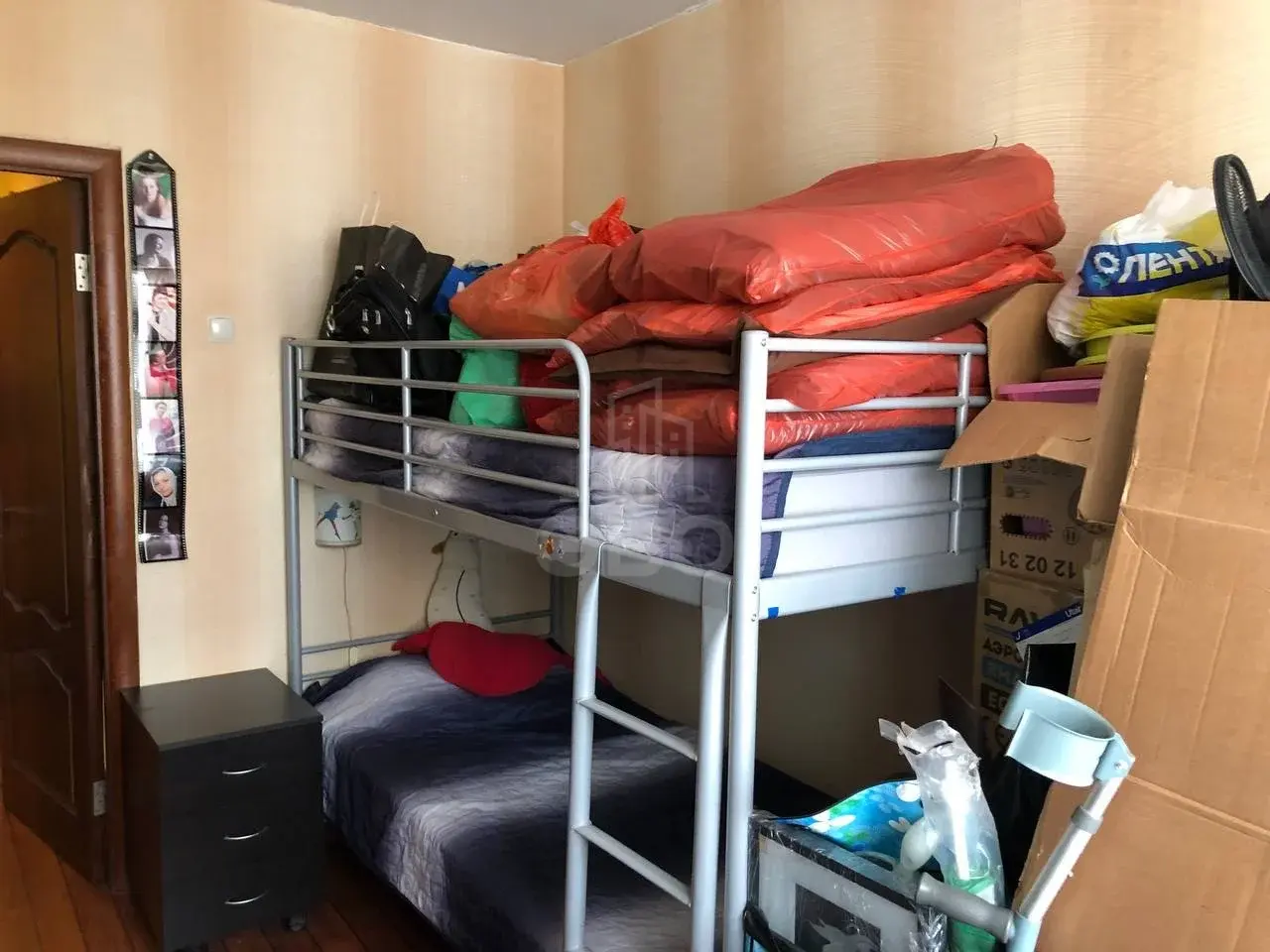трехкомнатная квартира в Санкт-Петербурге по адресу: Крыленко ул., 15, к 2