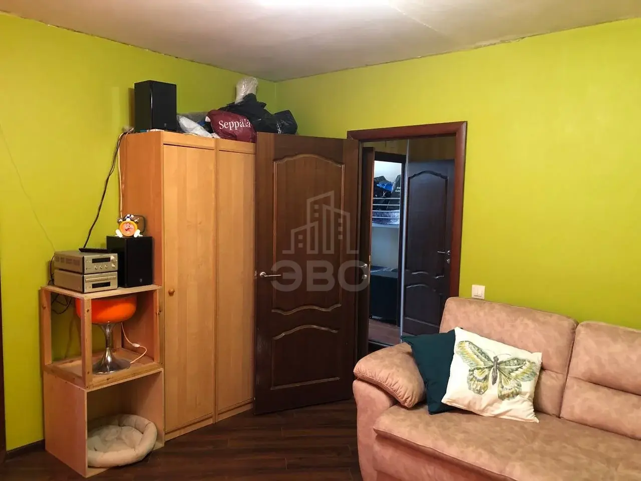 трехкомнатная квартира в Санкт-Петербурге по адресу: Крыленко ул., 15, к 2