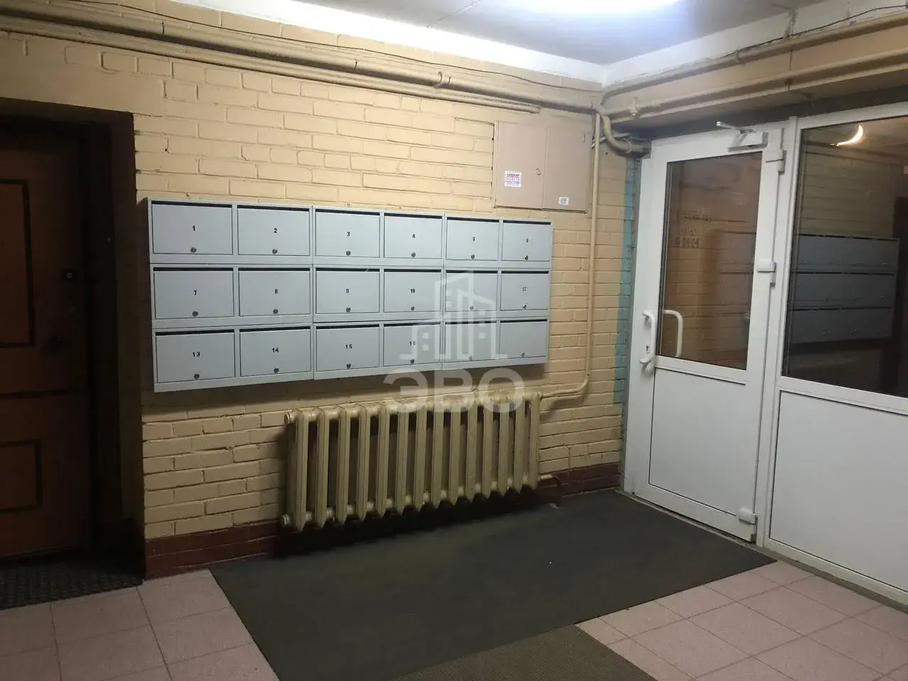 трехкомнатная квартира в Санкт-Петербурге по адресу: Крыленко ул., 15, к 2
