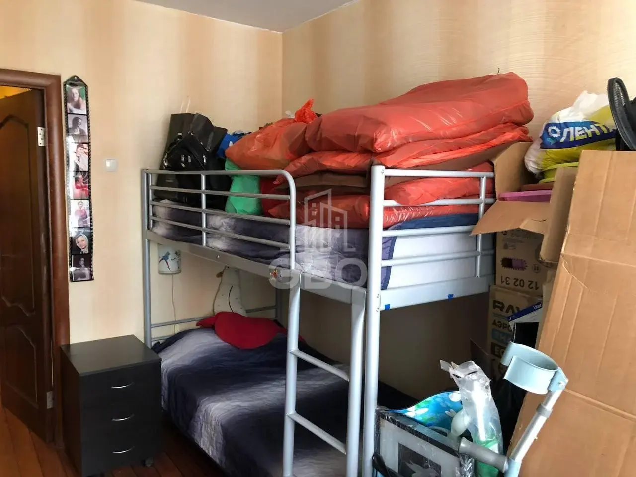 трехкомнатная квартира в Санкт-Петербурге по адресу: Крыленко ул., 15, к 2