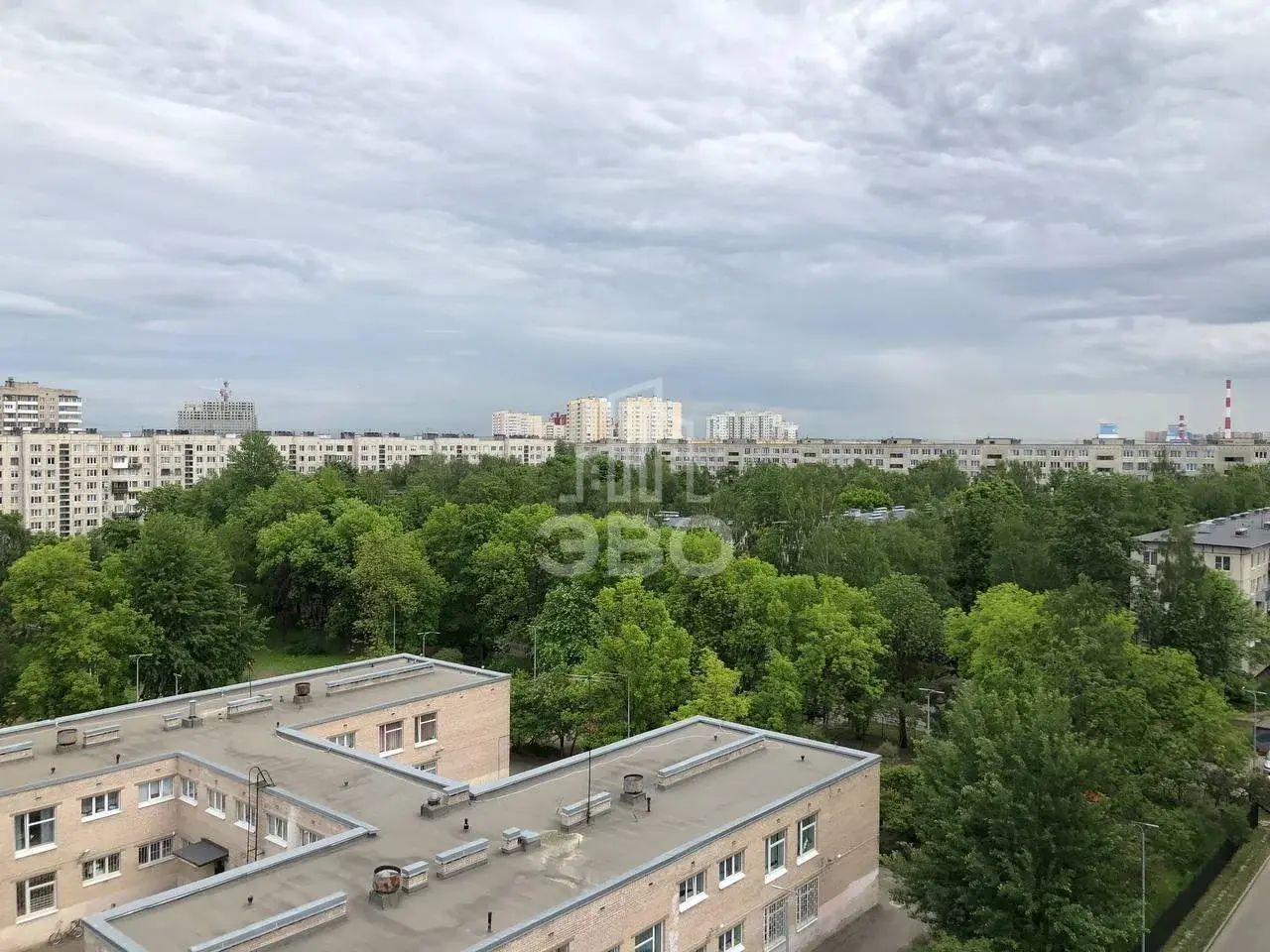 трехкомнатная квартира в Санкт-Петербурге по адресу: Крыленко ул., 15, к 2