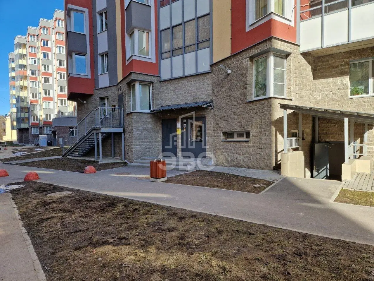 коммерция в Санкт-Петербурге по адресу: Большеохтинский проспект, 15, к 2