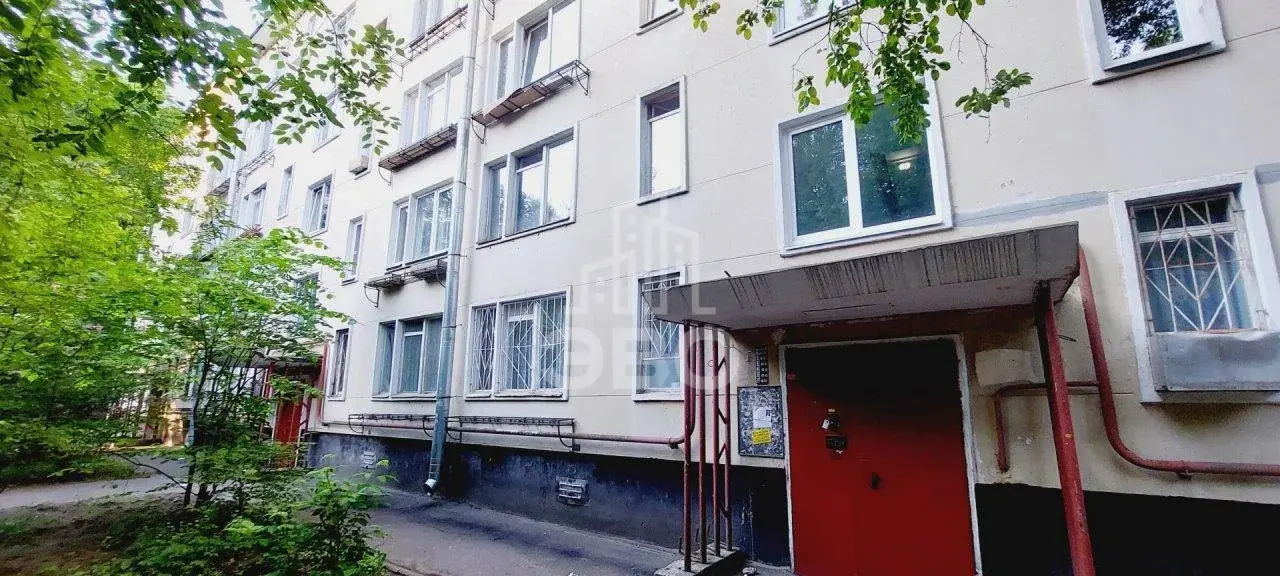 трехкомнатная квартира в Санкт-Петербурге по адресу: Червонного Казачества ул., 26