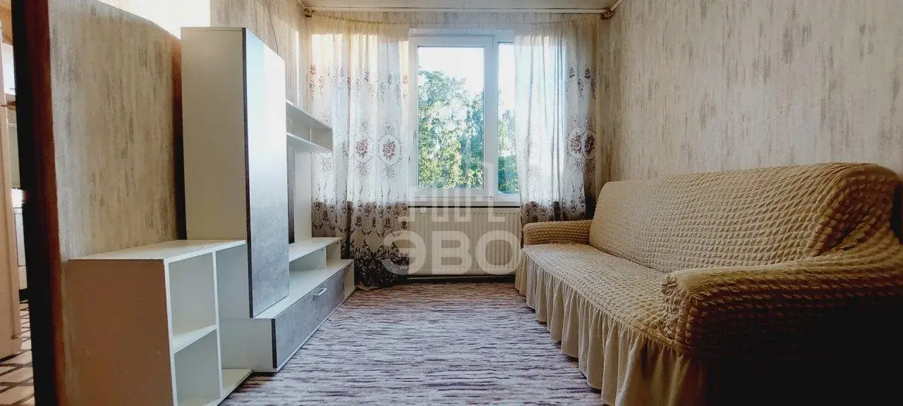 трехкомнатная квартира в Санкт-Петербурге по адресу: Червонного Казачества ул., 26