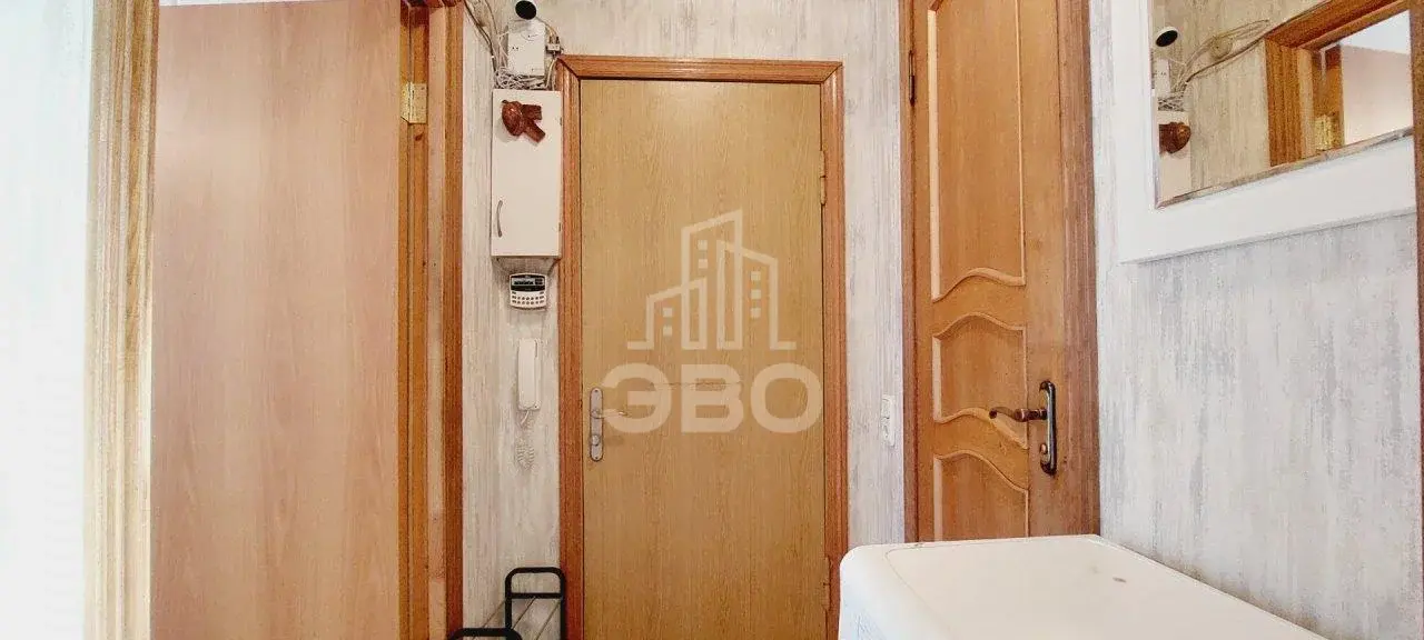 трехкомнатная квартира в Санкт-Петербурге по адресу: Червонного Казачества ул., 26