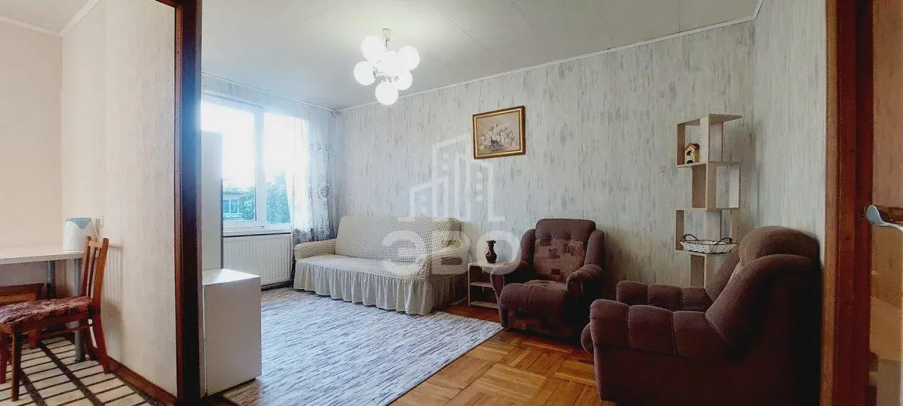 трехкомнатная квартира в Санкт-Петербурге по адресу: Червонного Казачества ул., 26