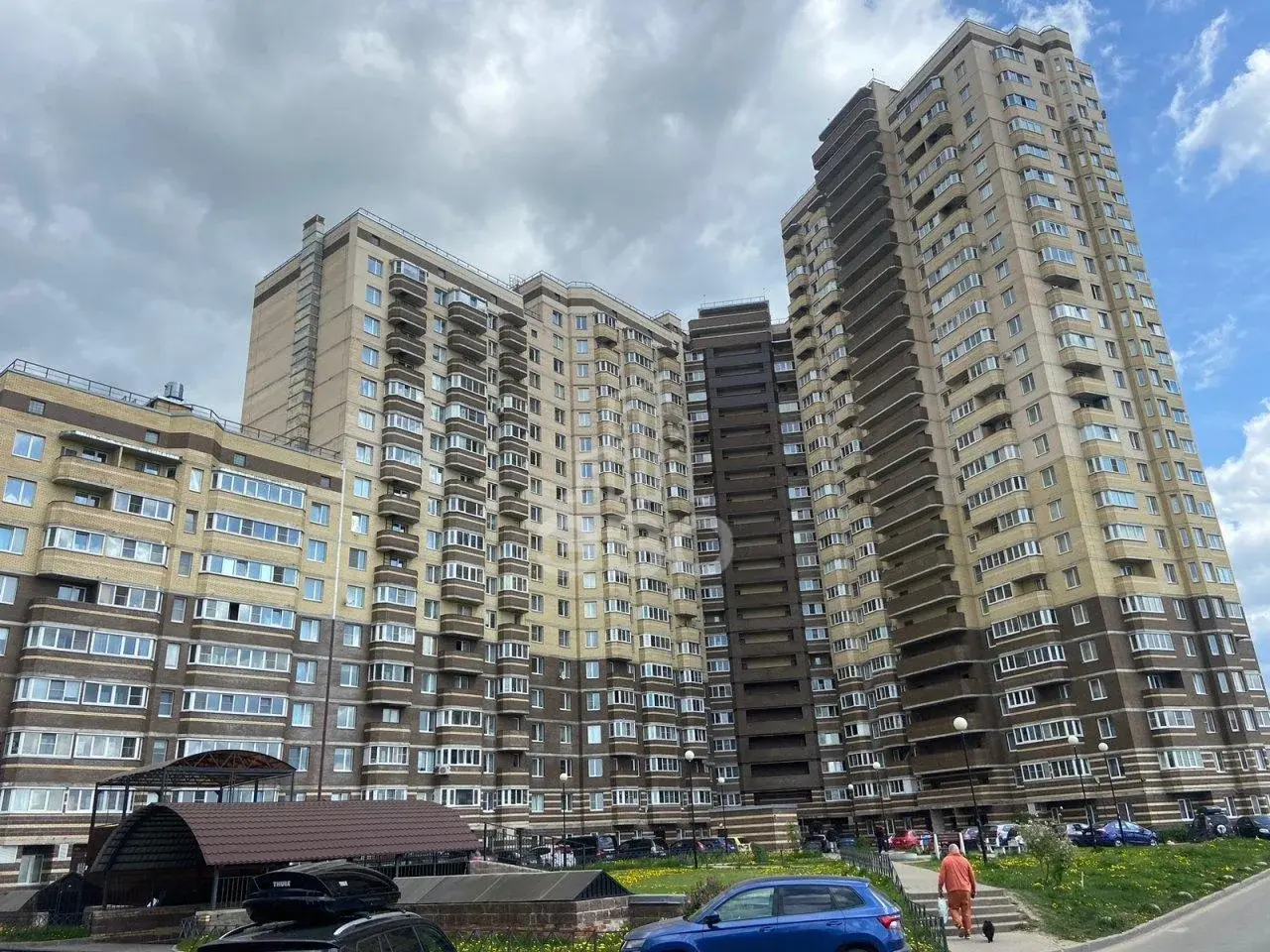 трехкомнатная квартира в Санкт-Петербурге по адресу: Школьная ул., 11, к 2