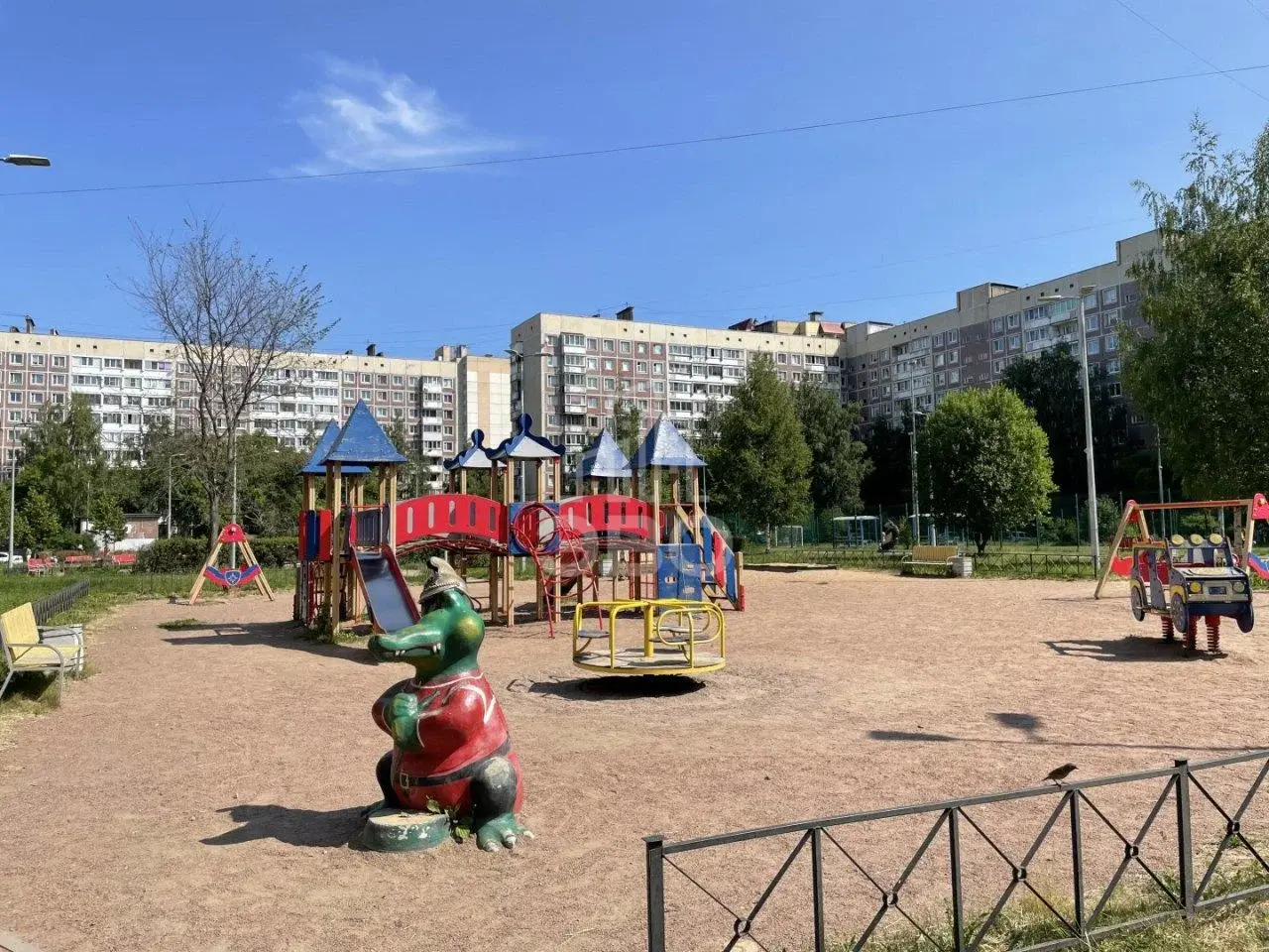 трехкомнатная квартира в Санкт-Петербурге по адресу: Чудновского ул., 8, к 1