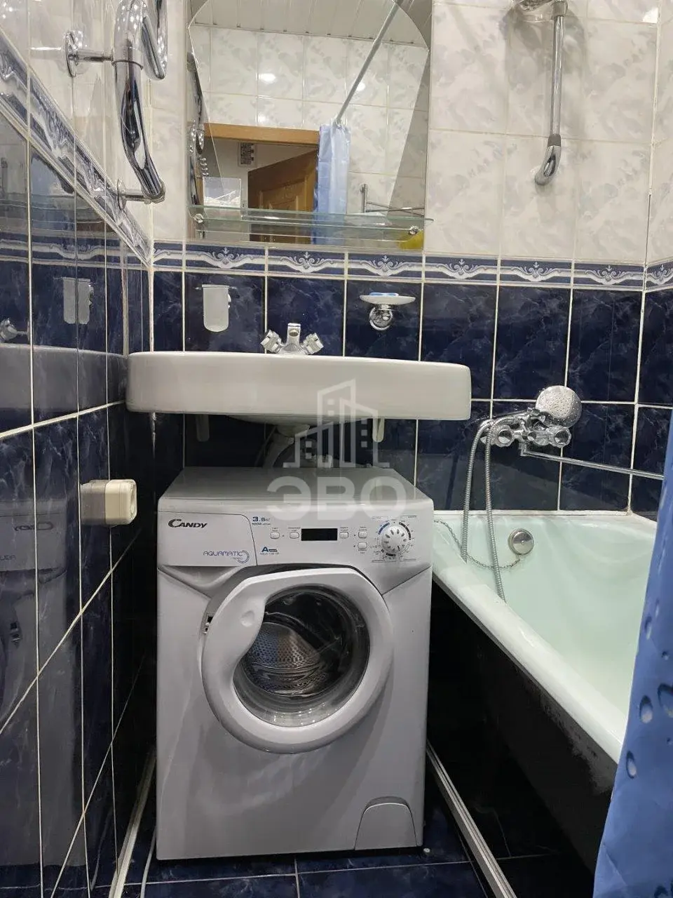 трехкомнатная квартира в Санкт-Петербурге по адресу: Чудновского ул., 8, к 1