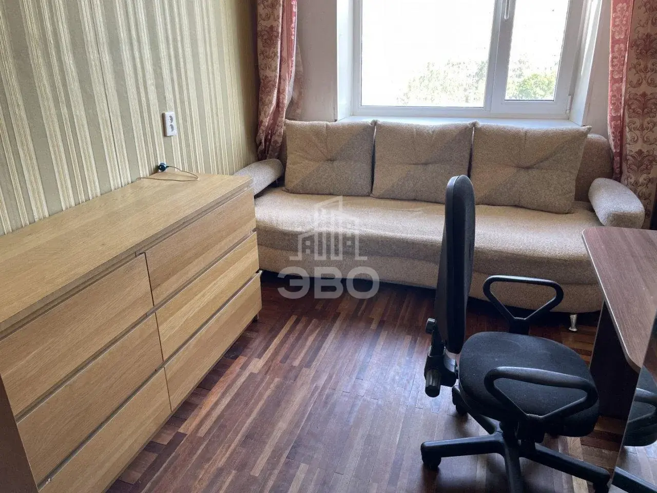 трехкомнатная квартира в Санкт-Петербурге по адресу: Чудновского ул., 8, к 1