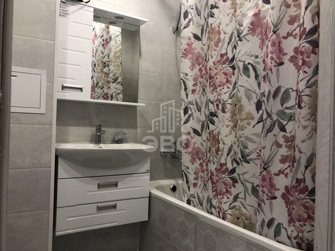 однокомнатная квартира в Санкт-Петербурге по адресу: Промышленная ул., 2