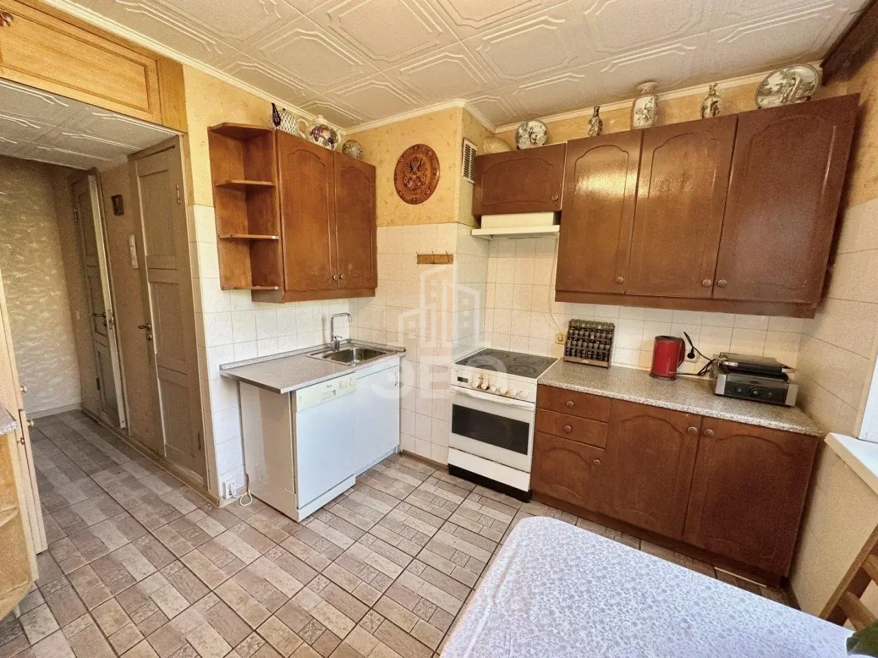 трехкомнатная квартира в Санкт-Петербурге по адресу: Кржижановского ул., 5, к 4
