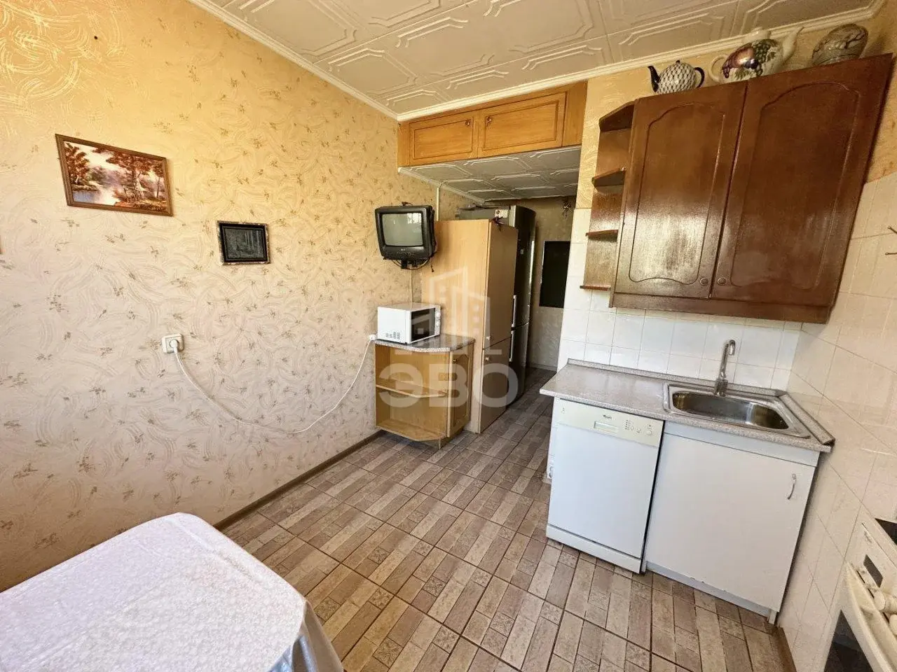 трехкомнатная квартира в Санкт-Петербурге по адресу: Кржижановского ул., 5, к 4