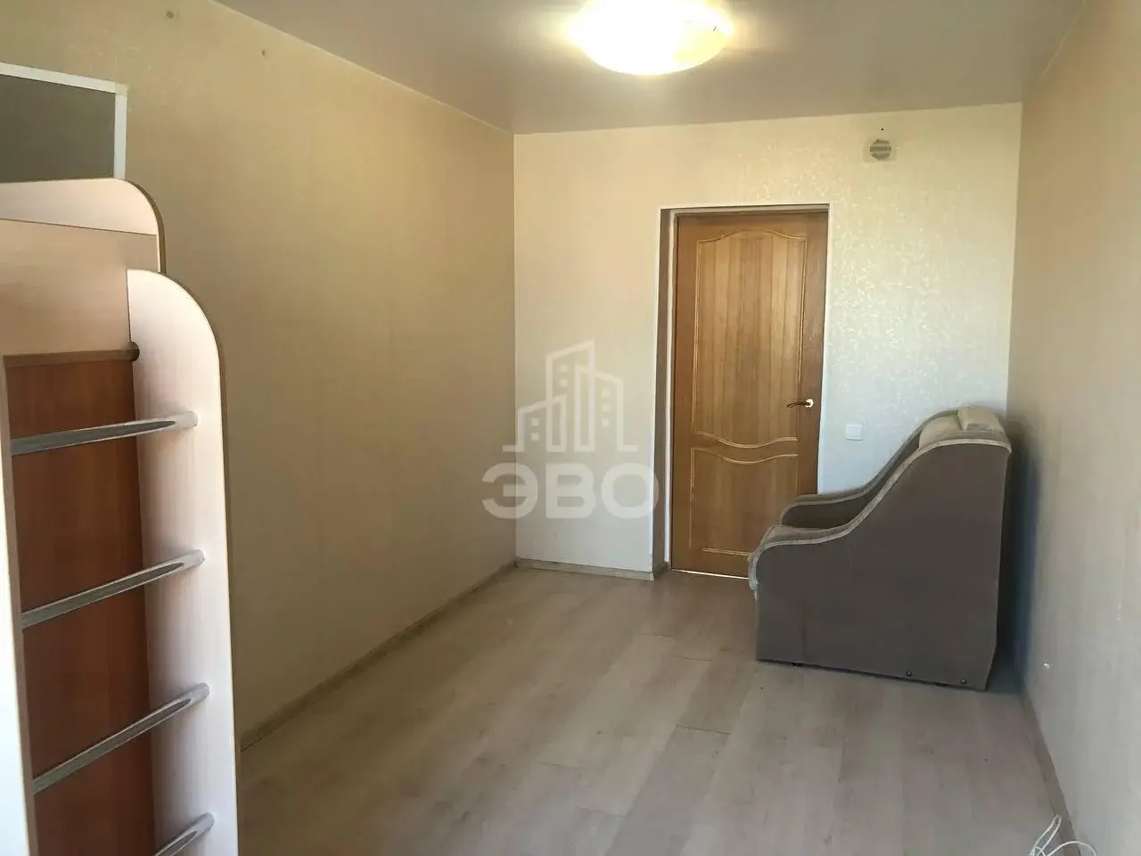 трехкомнатная квартира в Санкт-Петербурге по адресу: Бурцева ул., 19