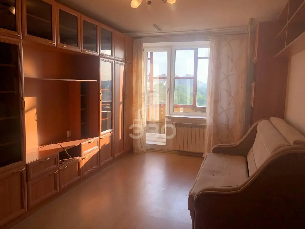 трехкомнатная квартира в Санкт-Петербурге по адресу: Бурцева ул., 19