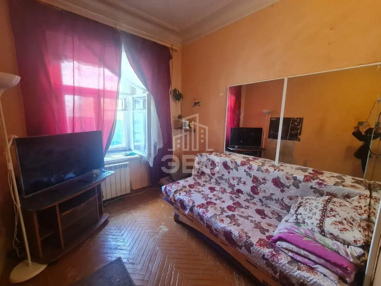 многокомнатная квартира в Санкт-Петербурге по адресу: Джамбула пер., 17