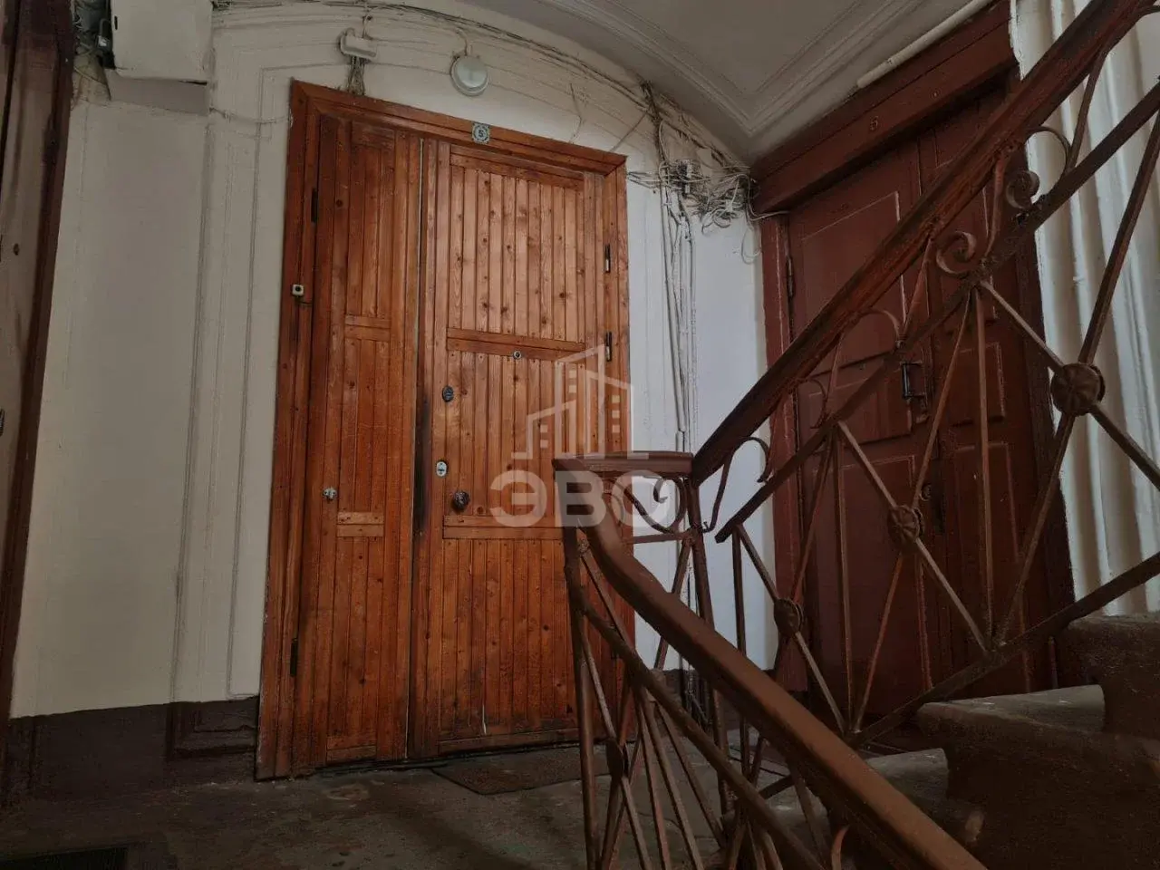 многокомнатная квартира в Санкт-Петербурге по адресу: Джамбула пер., 17
