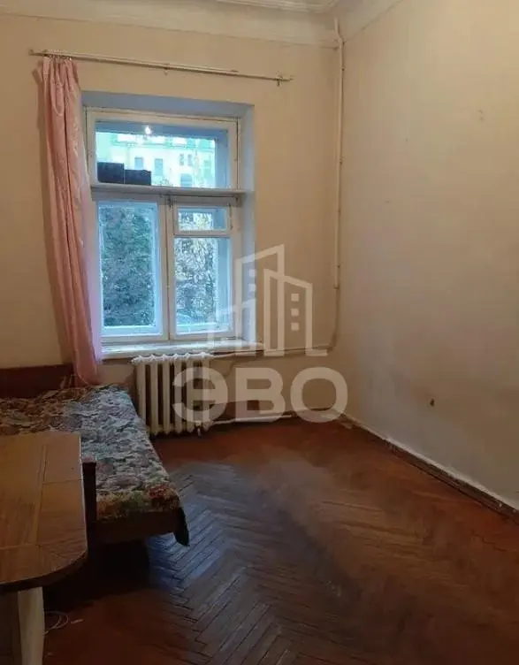 многокомнатная квартира в Санкт-Петербурге по адресу: Джамбула пер., 17