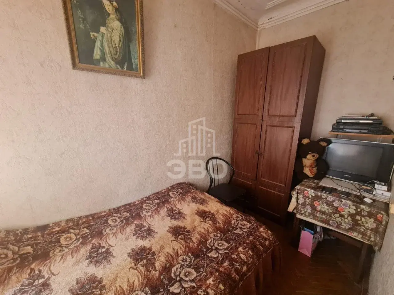 многокомнатная квартира в Санкт-Петербурге по адресу: Джамбула пер., 17