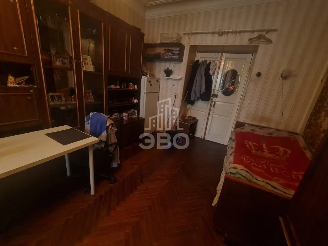 многокомнатная квартира в Санкт-Петербурге по адресу: Джамбула пер., 17