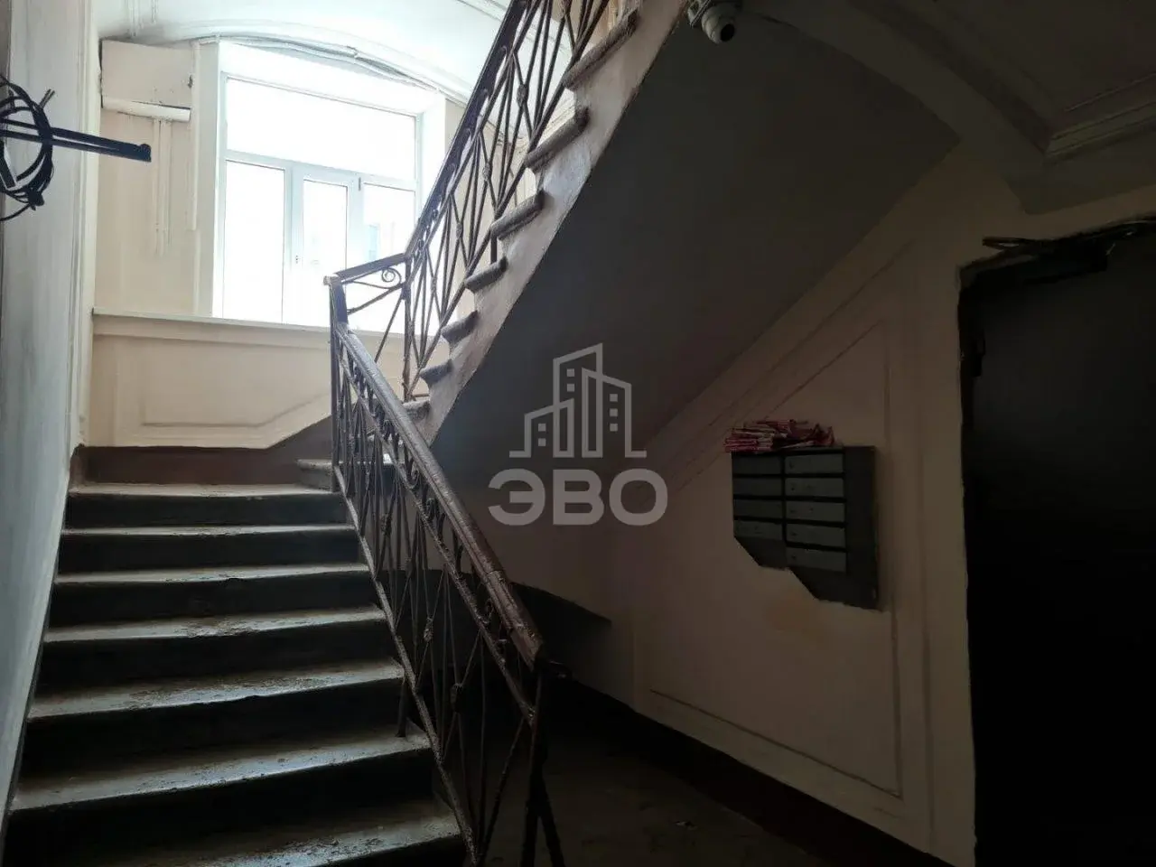 многокомнатная квартира в Санкт-Петербурге по адресу: Джамбула пер., 17