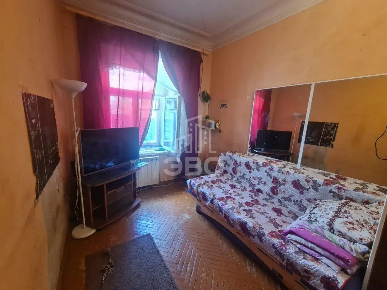 многокомнатная квартира в Санкт-Петербурге по адресу: Джамбула пер., 17