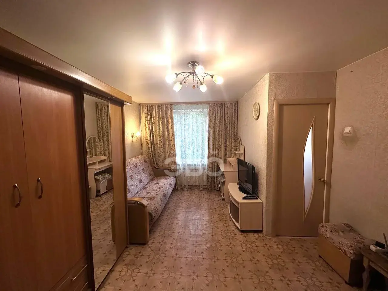 трехкомнатная квартира в Санкт-Петербурге по адресу: Червонного Казачества ул., 40