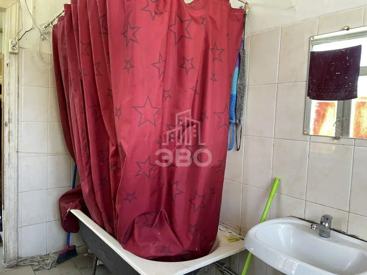 комната в Санкт-Петербурге по адресу: Октябрьская наб., 88, к 2