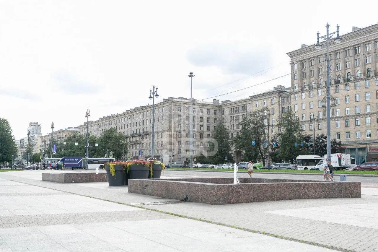 трехкомнатная квартира в Санкт-Петербурге по адресу: Московский проспект, 195