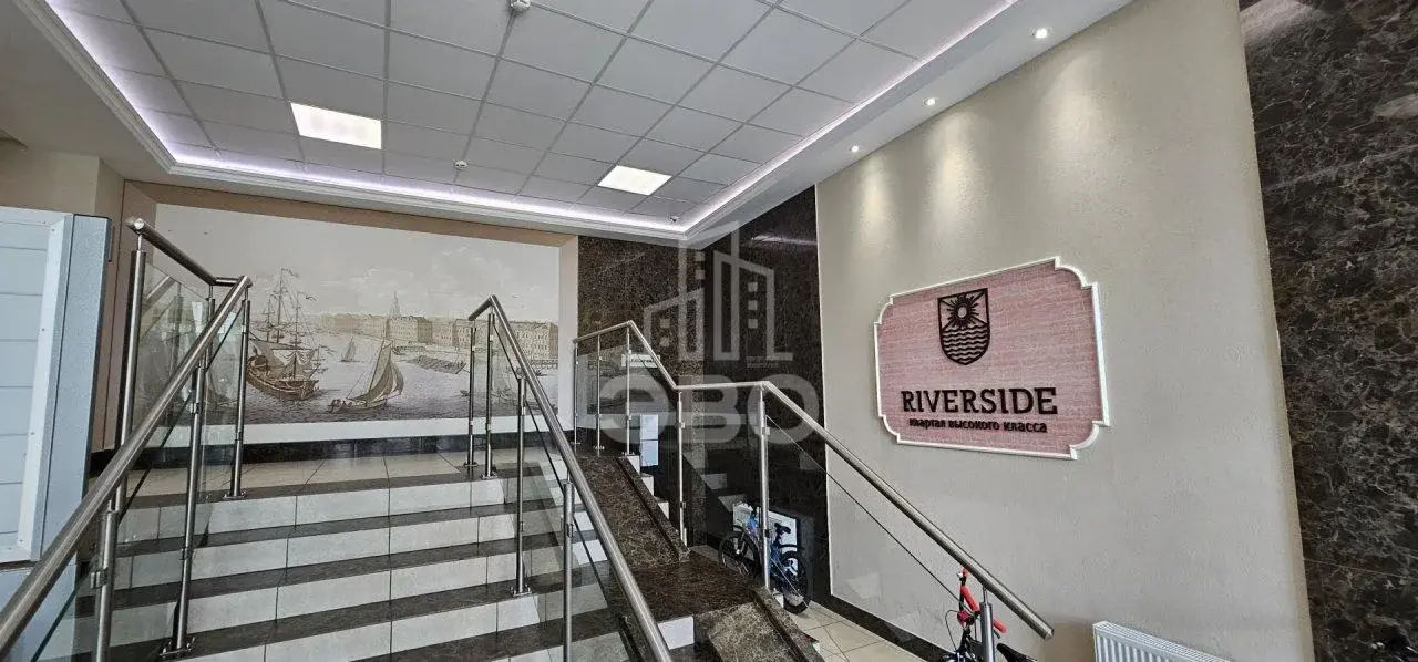 трехкомнатная квартира в Санкт-Петербурге по адресу: Ушаковская наб., 3, к 2, литера А