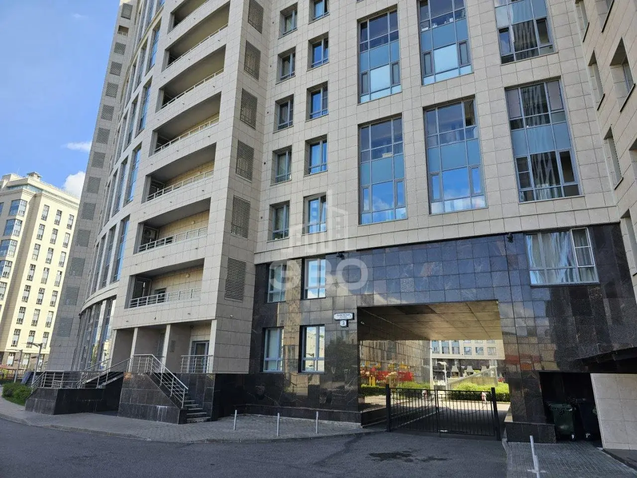 трехкомнатная квартира в Санкт-Петербурге по адресу: Ушаковская наб., 3, к 2, литера А
