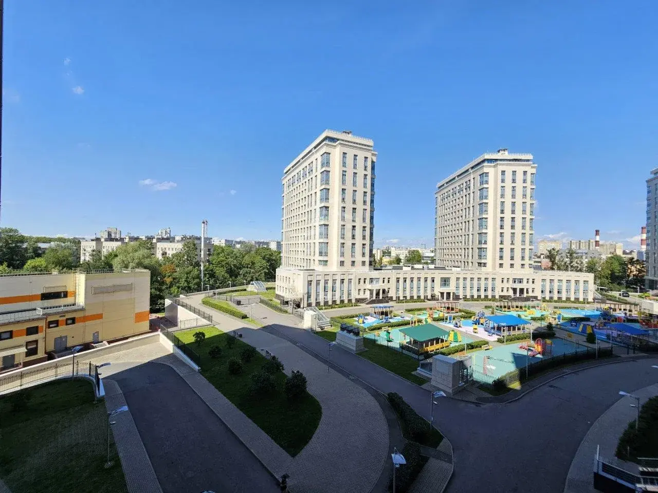 трехкомнатная квартира в Санкт-Петербурге по адресу: Ушаковская наб., 3, к 2, литера А