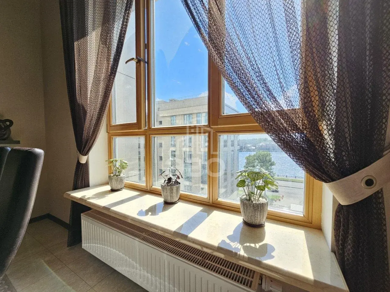 трехкомнатная квартира в Санкт-Петербурге по адресу: Ушаковская наб., 3, к 2, литера А