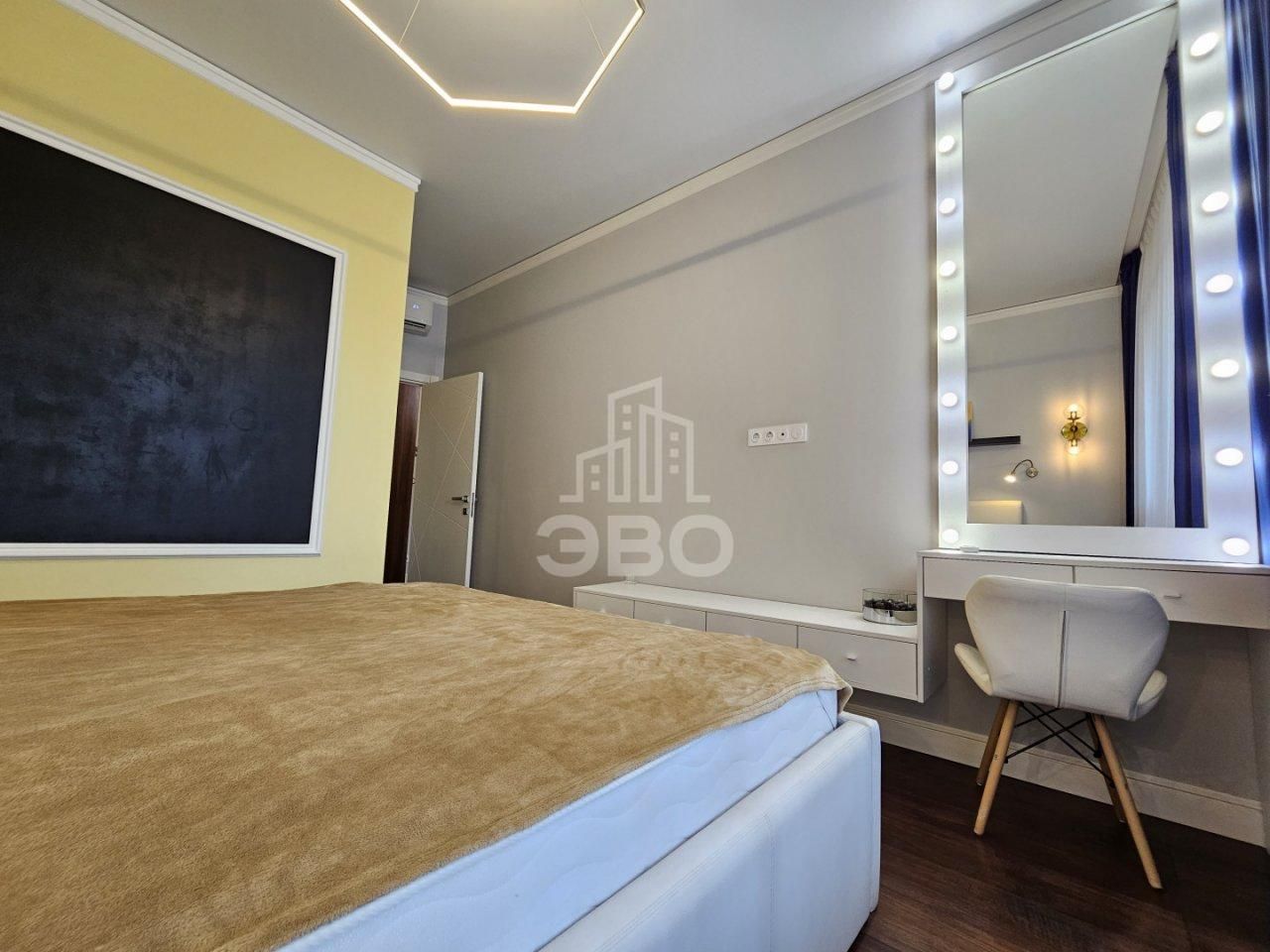 двухкомнатная квартира в Санкт-Петербурге по адресу: Ушаковская наб., 3, к 2