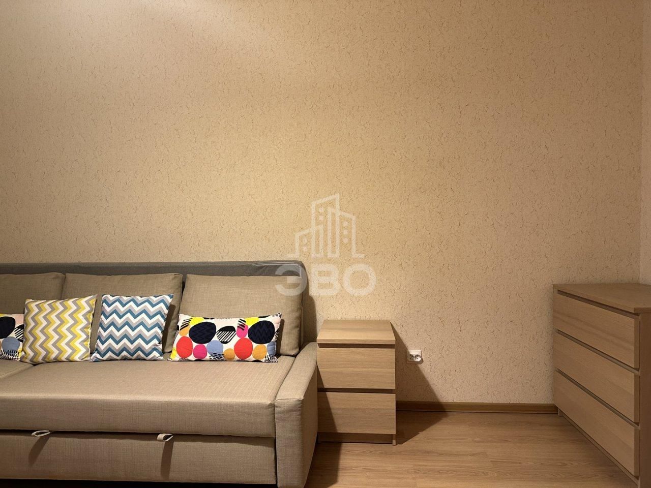 однокомнатная квартира в Санкт-Петербурге по адресу: Героев проспект, 27, к 1