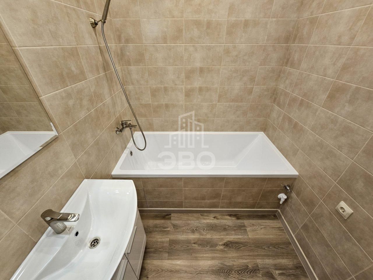 двухкомнатная квартира в Санкт-Петербурге по адресу: Измайловский б-р., 4, к 2