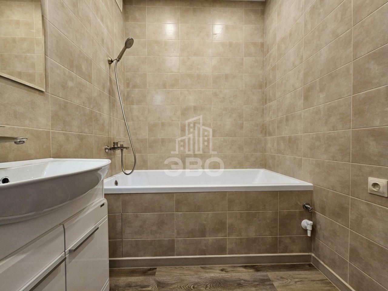 двухкомнатная квартира в Санкт-Петербурге по адресу: Измайловский б-р., 4, к 2