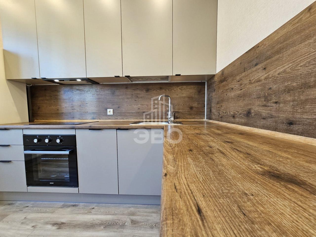 двухкомнатная квартира в Санкт-Петербурге по адресу: Измайловский б-р., 4, к 2