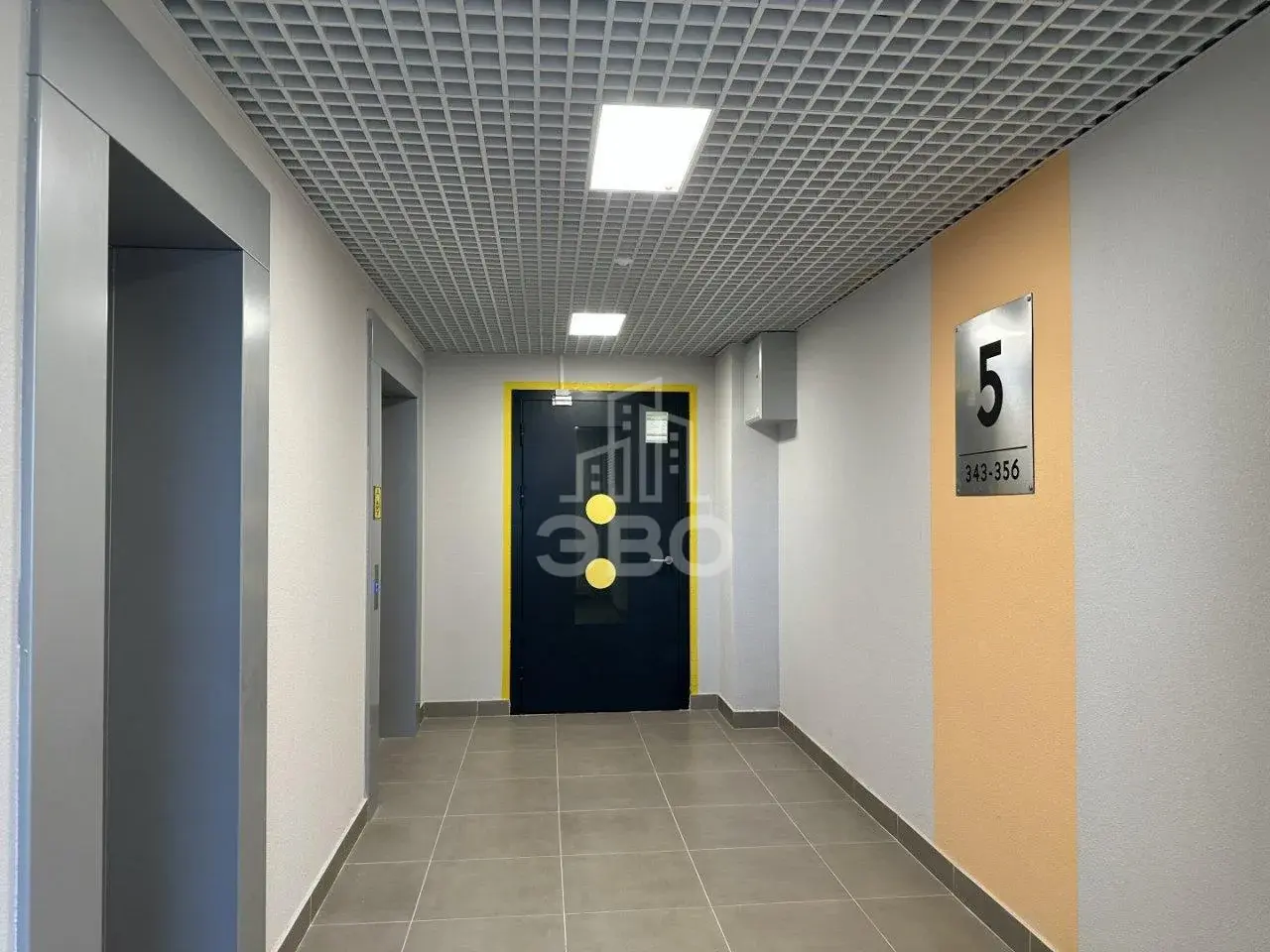 двухкомнатная квартира в Санкт-Петербурге по адресу: Чарушинская ул., 24, к 1