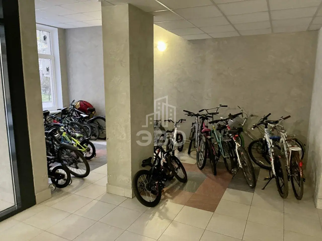 трехкомнатная квартира в Санкт-Петербурге по адресу: Кременчугская ул., 13, к 1, литера А