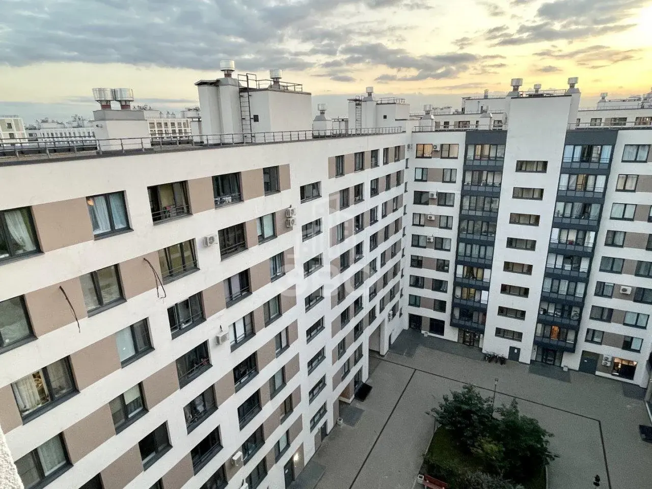 трехкомнатная квартира в Санкт-Петербурге по адресу: Кременчугская ул., 13, к 1, литера А