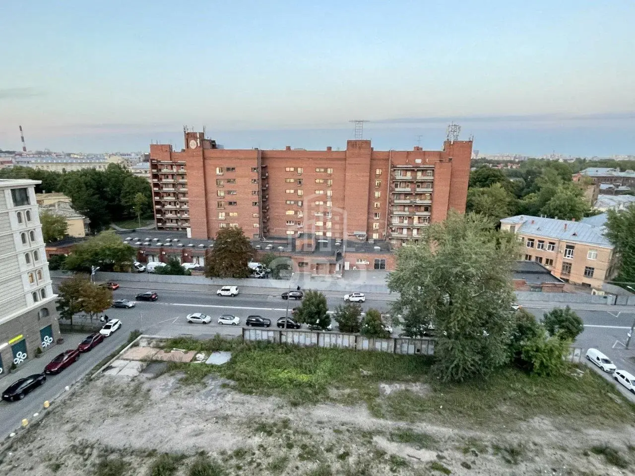 трехкомнатная квартира в Санкт-Петербурге по адресу: Кременчугская ул., 13, к 1, литера А