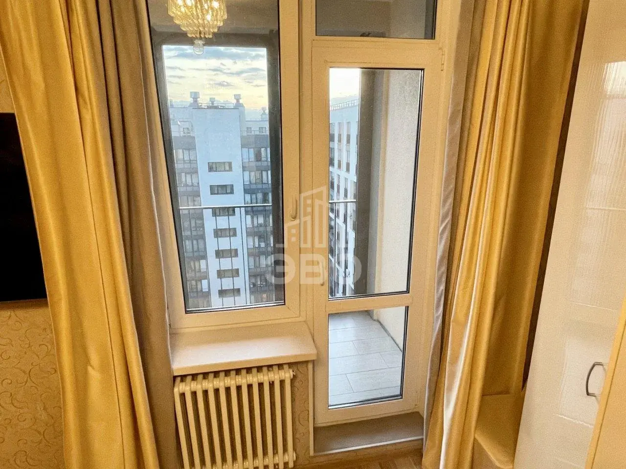 трехкомнатная квартира в Санкт-Петербурге по адресу: Кременчугская ул., 13, к 1, литера А