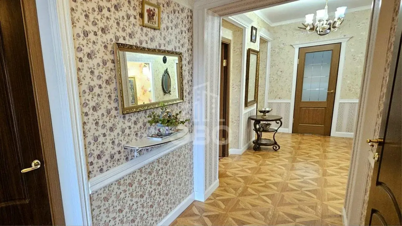 трехкомнатная квартира в Санкт-Петербурге по адресу: Обороны ул., 2, литера А