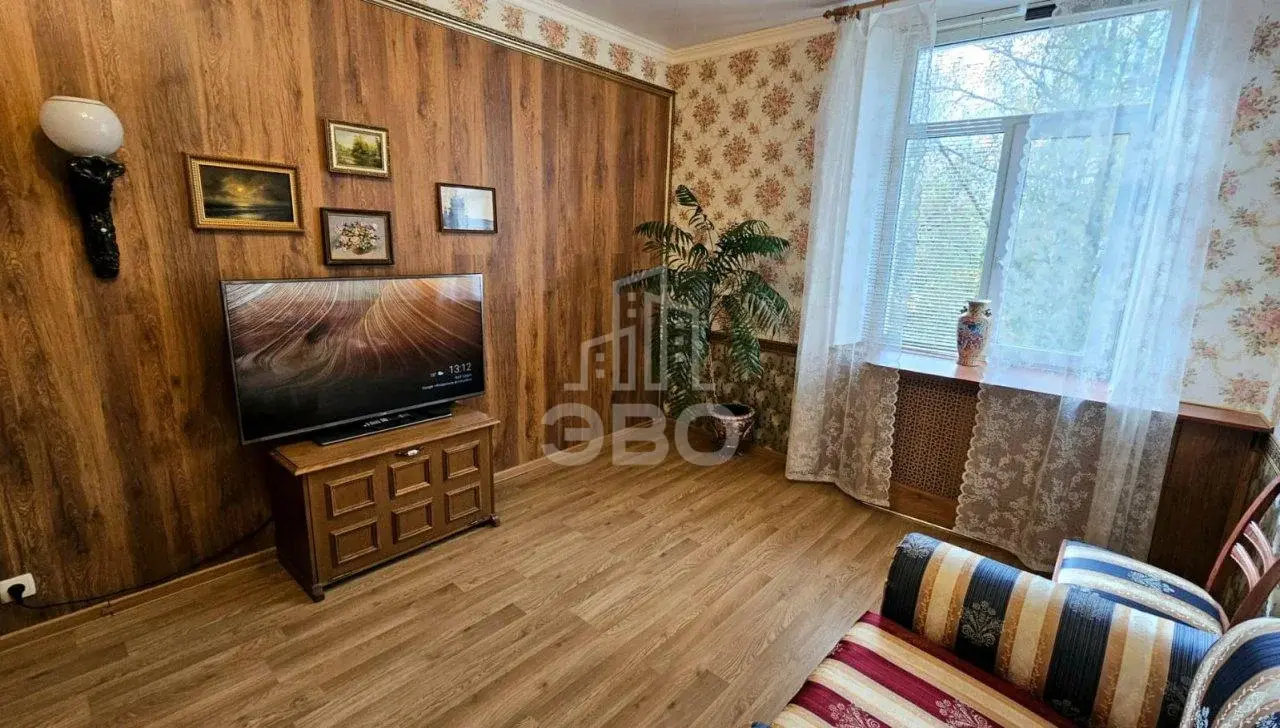 трехкомнатная квартира в Санкт-Петербурге по адресу: Обороны ул., 2, литера А