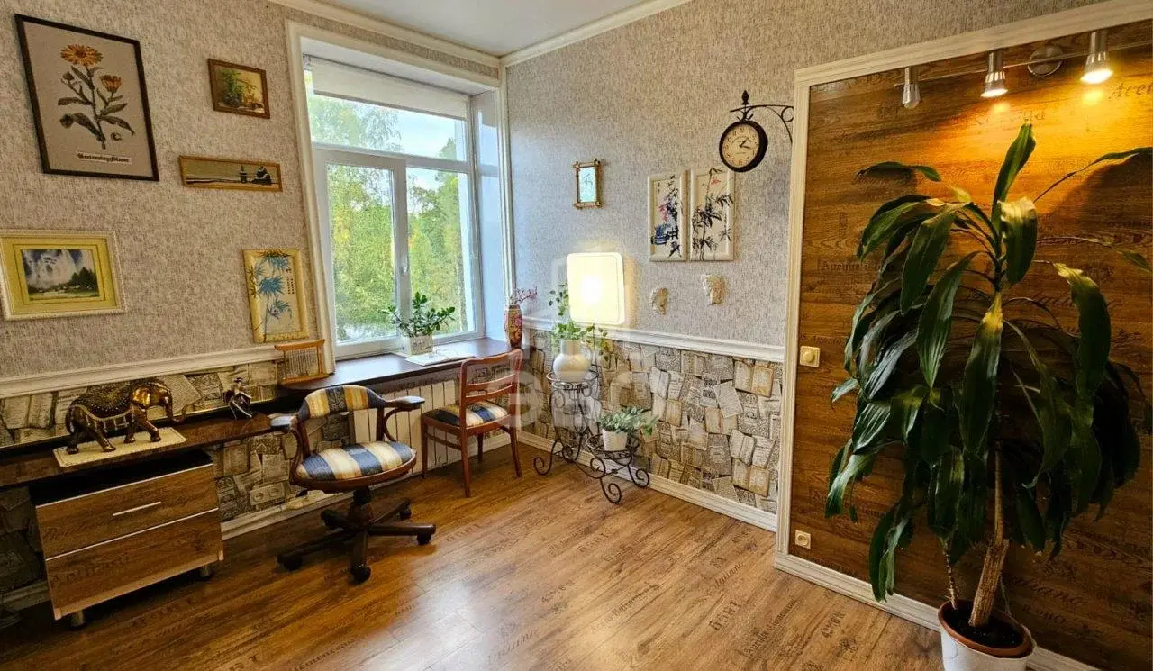 трехкомнатная квартира в Санкт-Петербурге по адресу: Обороны ул., 2, литера А