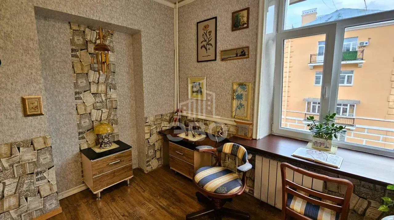 трехкомнатная квартира в Санкт-Петербурге по адресу: Обороны ул., 2, литера А