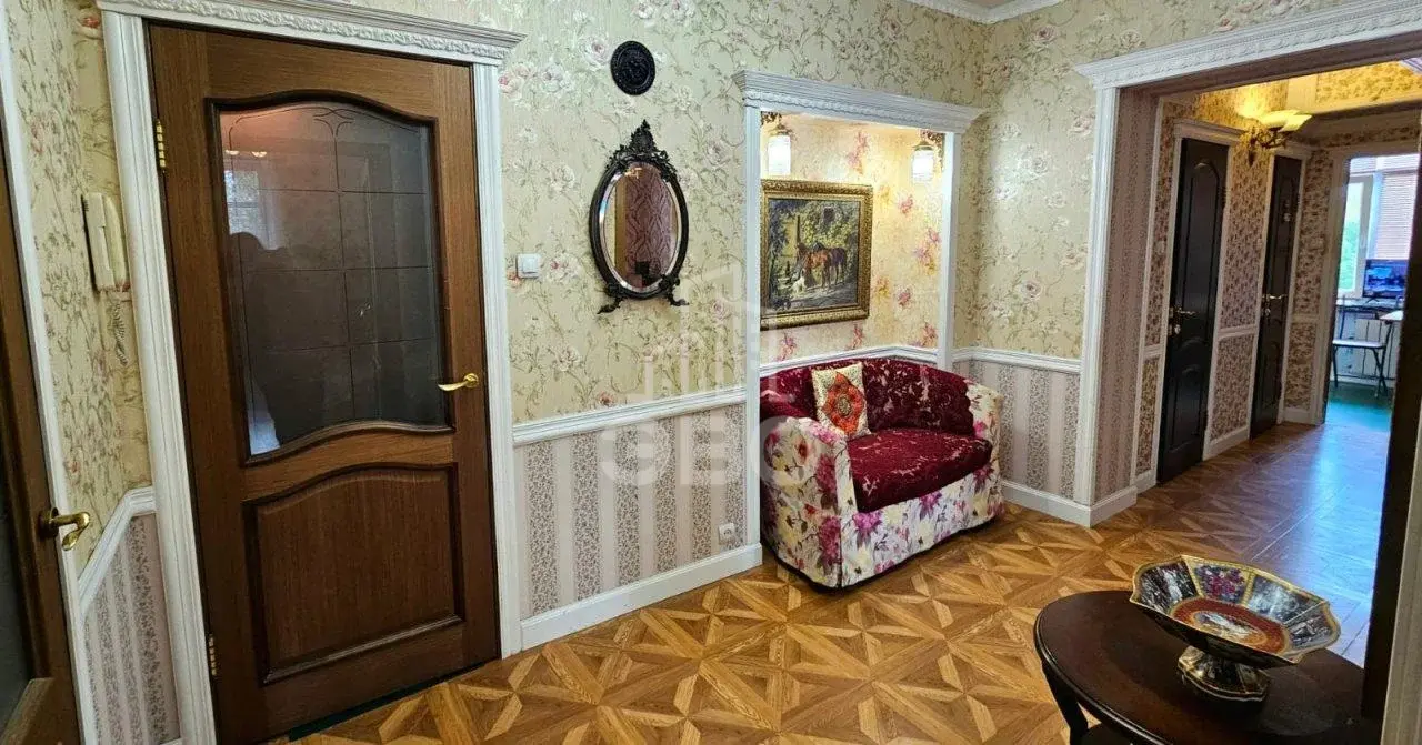 трехкомнатная квартира в Санкт-Петербурге по адресу: Обороны ул., 2, литера А