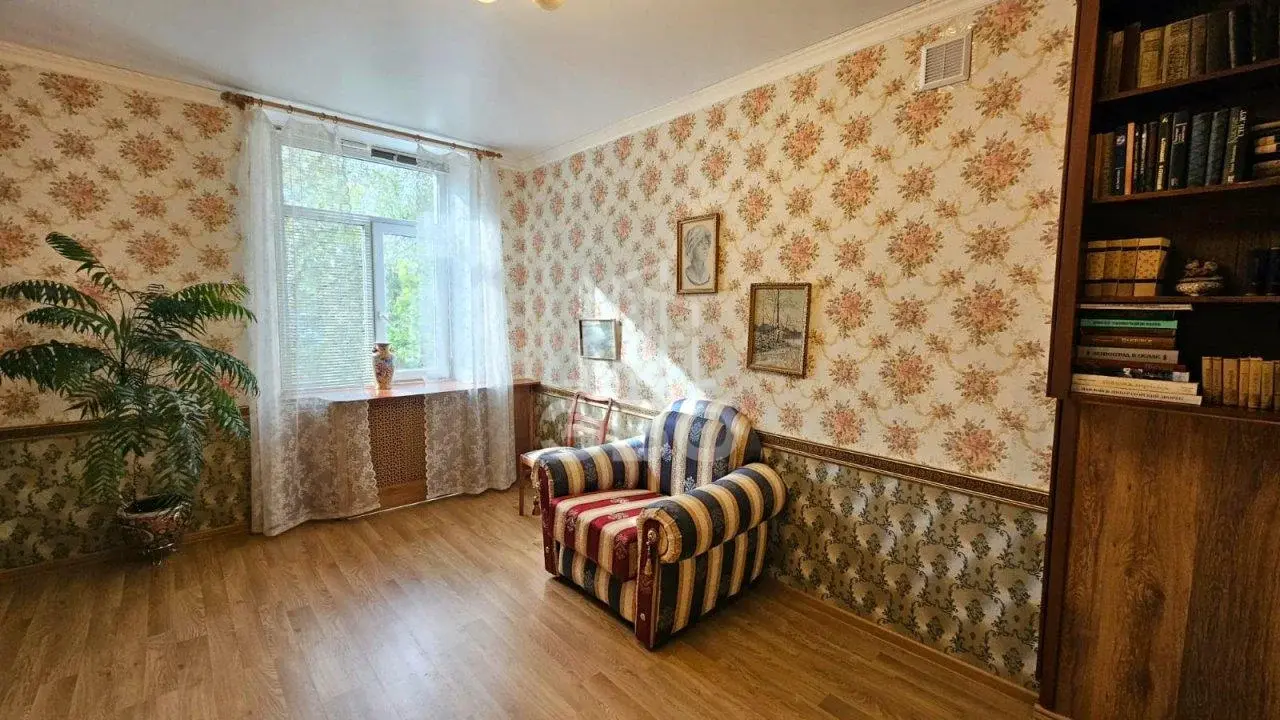 трехкомнатная квартира в Санкт-Петербурге по адресу: Обороны ул., 2, литера А