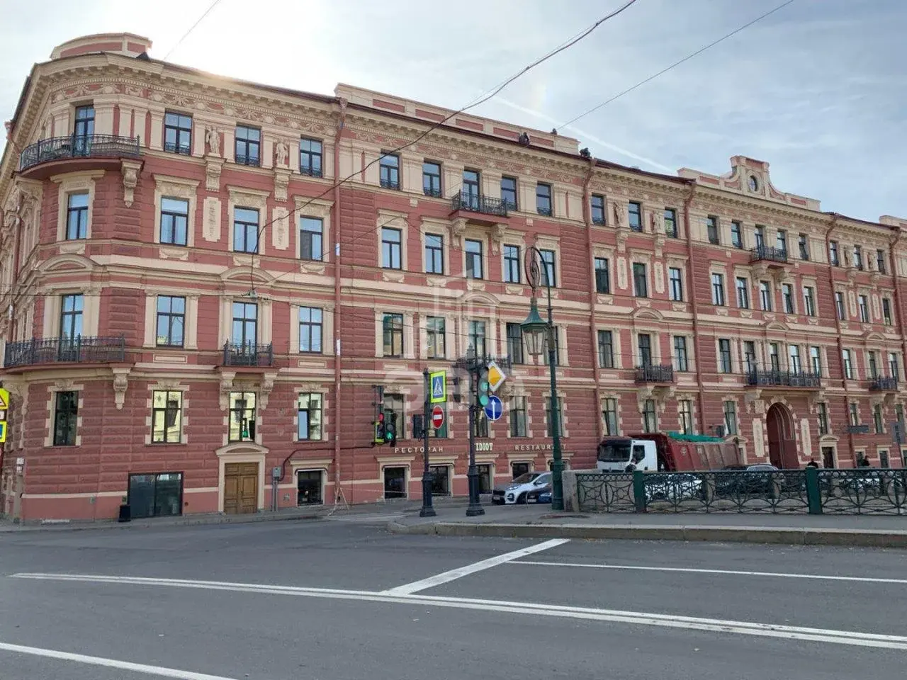 двухкомнатная квартира в Санкт-Петербурге по адресу: Реки Мойки наб., 82